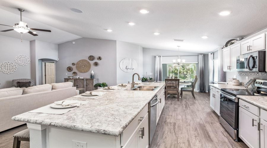 DAVENPORT, Florida 33837, 4 Bedrooms Bedrooms, ,2 BathroomsBathrooms,Residential,For Sale,FLEUR,0,MFRL4954980