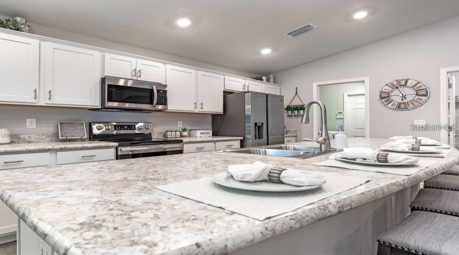 DAVENPORT, Florida 33837, 4 Bedrooms Bedrooms, ,2 BathroomsBathrooms,Residential,For Sale,FLEUR,0,MFRL4954980