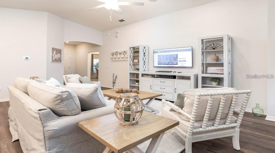 DAVENPORT, Florida 33837, 4 Bedrooms Bedrooms, ,2 BathroomsBathrooms,Residential,For Sale,FLEUR,0,MFRL4954984