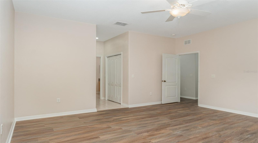 KISSIMMEE, Florida 34747, 4 Bedrooms Bedrooms, ,3 BathroomsBathrooms,Residential,For Sale,GOODMAN,0,MFRO6331214