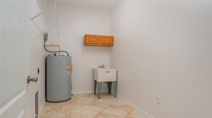 KISSIMMEE, Florida 34747, 4 Bedrooms Bedrooms, ,3 BathroomsBathrooms,Residential,For Sale,GOODMAN,0,MFRO6331214