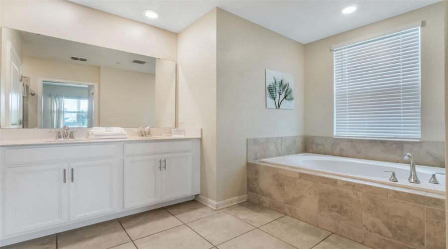 DAVENPORT, Florida 33896, 2 Bedrooms Bedrooms, ,2 BathroomsBathrooms,Residential,For Sale,DROP,0,MFRS5132169