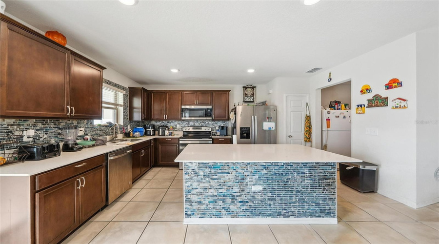 DAVENPORT, Florida 33837, 5 Bedrooms Bedrooms, ,2 BathroomsBathrooms,Residential,For Sale,CITRUS ISLE,0,MFRO6283191