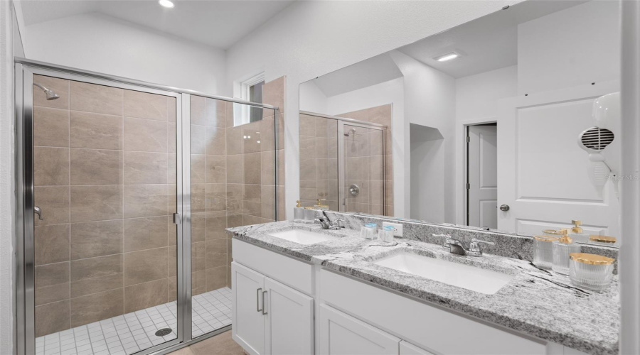 KISSIMMEE, Florida 34747, 6 Bedrooms Bedrooms, ,4 BathroomsBathrooms,Residential,For Sale,ZABALLINA,0,MFRO6333495