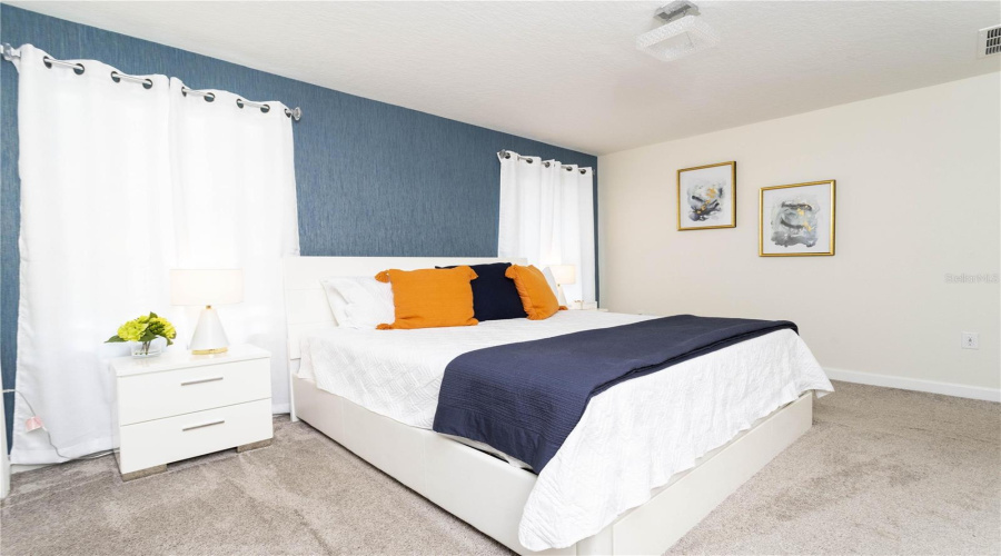 King size Bed ( Master Suite) 2nd Floor