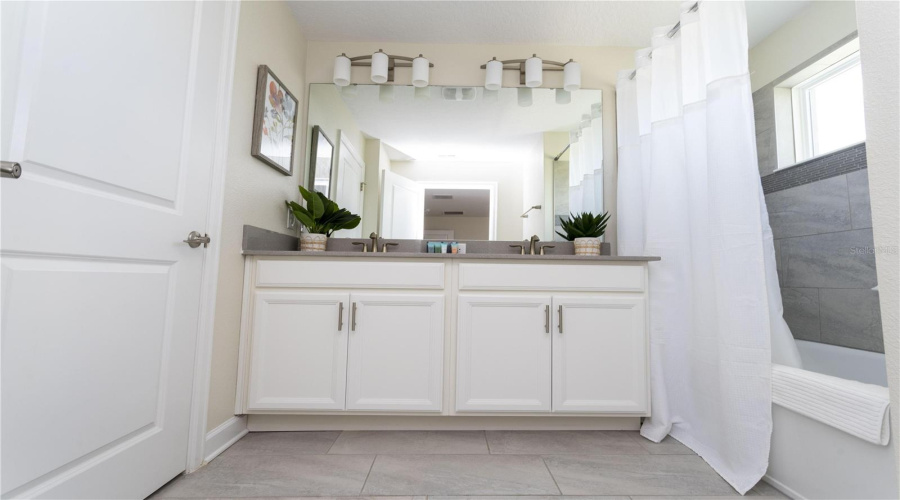 DAVENPORT, Florida 33896, 4 Bedrooms Bedrooms, ,3 BathroomsBathrooms,Residential,For Sale,PEBBLE BEACH,0,MFRO6332813