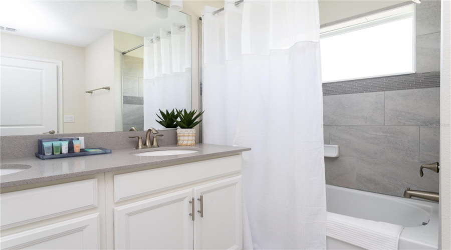 DAVENPORT, Florida 33896, 4 Bedrooms Bedrooms, ,3 BathroomsBathrooms,Residential,For Sale,PEBBLE BEACH,0,MFRO6332813