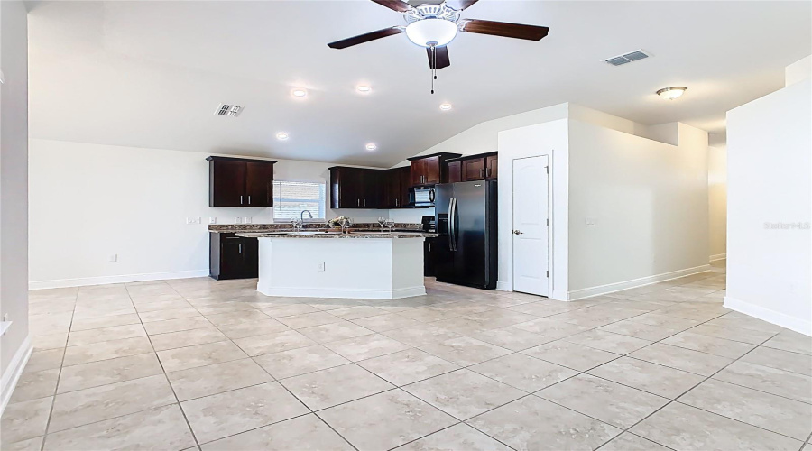 DAVENPORT, Florida 33837, 3 Bedrooms Bedrooms, ,2 BathroomsBathrooms,Residential,For Sale,BUCHANNAN,0,MFRS5132060