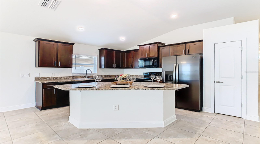 DAVENPORT, Florida 33837, 3 Bedrooms Bedrooms, ,2 BathroomsBathrooms,Residential,For Sale,BUCHANNAN,0,MFRS5132060