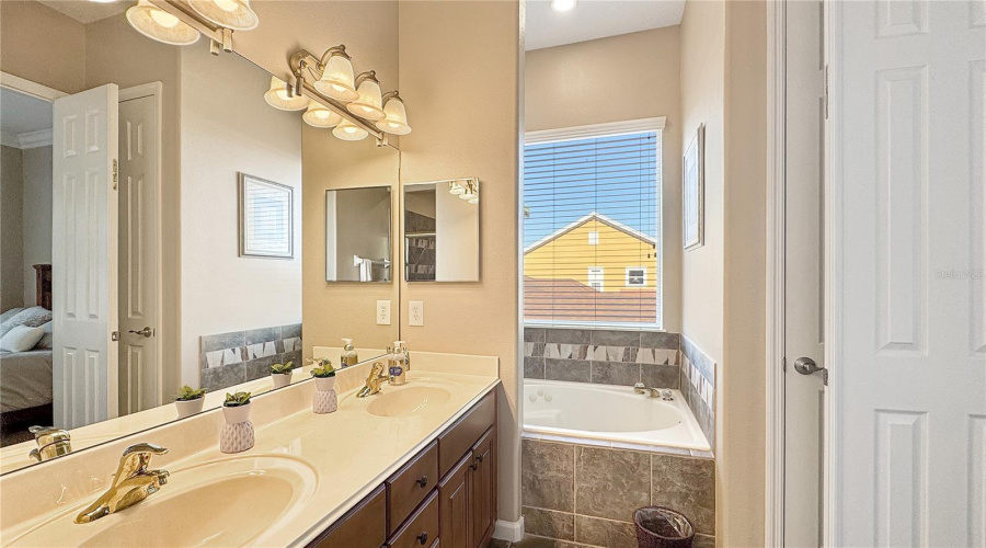 REUNION, Florida 34747, 3 Bedrooms Bedrooms, ,2 BathroomsBathrooms,Residential,For Sale,SPARKLING,0,MFRS5124420