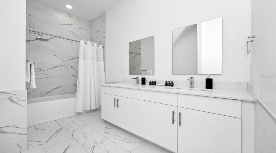 DAVENPORT, Florida 33896, 4 Bedrooms Bedrooms, ,4 BathroomsBathrooms,Residential,For Sale,FAMAGUSTA,0,MFRO6333288