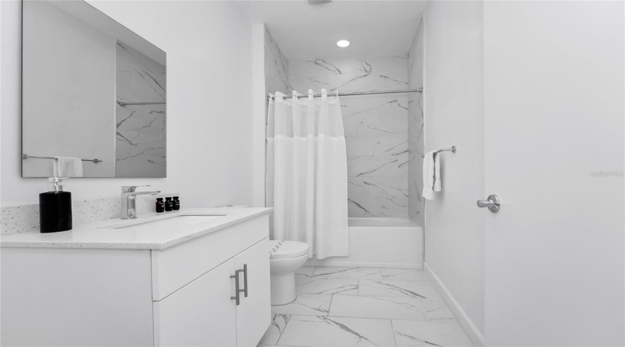 DAVENPORT, Florida 33896, 4 Bedrooms Bedrooms, ,4 BathroomsBathrooms,Residential,For Sale,FAMAGUSTA,0,MFRO6333288