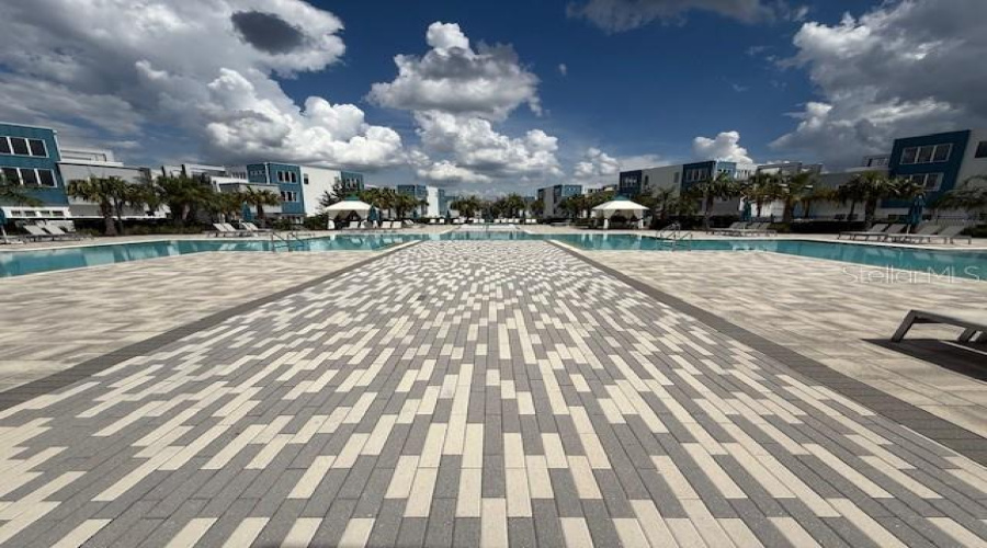 Zero Edge Pool