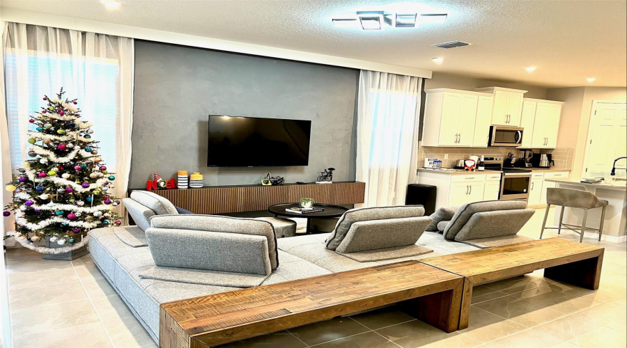 KISSIMMEE, Florida 34747, 7 Bedrooms Bedrooms, ,6 BathroomsBathrooms,Residential,For Sale,FLEMING MIST,0,MFRO6251342