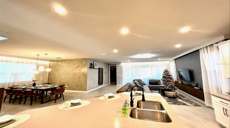 KISSIMMEE, Florida 34747, 7 Bedrooms Bedrooms, ,6 BathroomsBathrooms,Residential,For Sale,FLEMING MIST,0,MFRO6251342