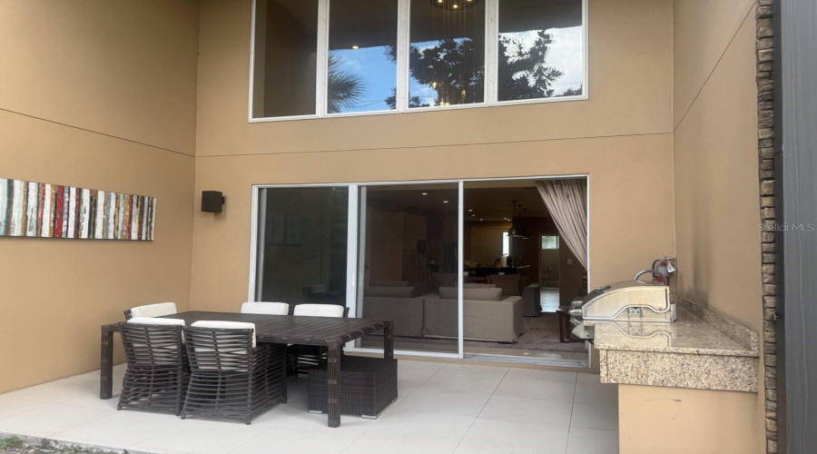 Outdoor Lanai with built in Outdoor Kitchen