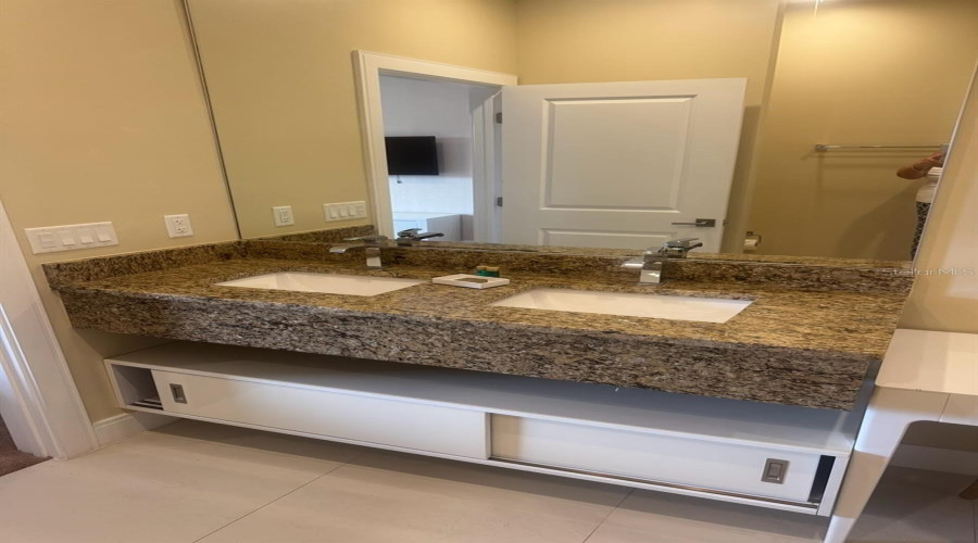 En Suite guest bath