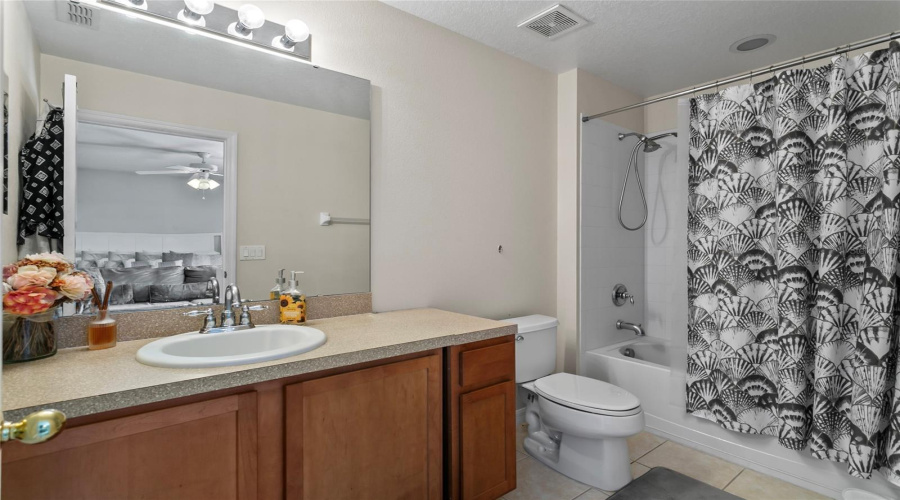 DAVENPORT, Florida 33896, 5 Bedrooms Bedrooms, ,4 BathroomsBathrooms,Residential,For Sale,DORSET,0,MFRO6333215