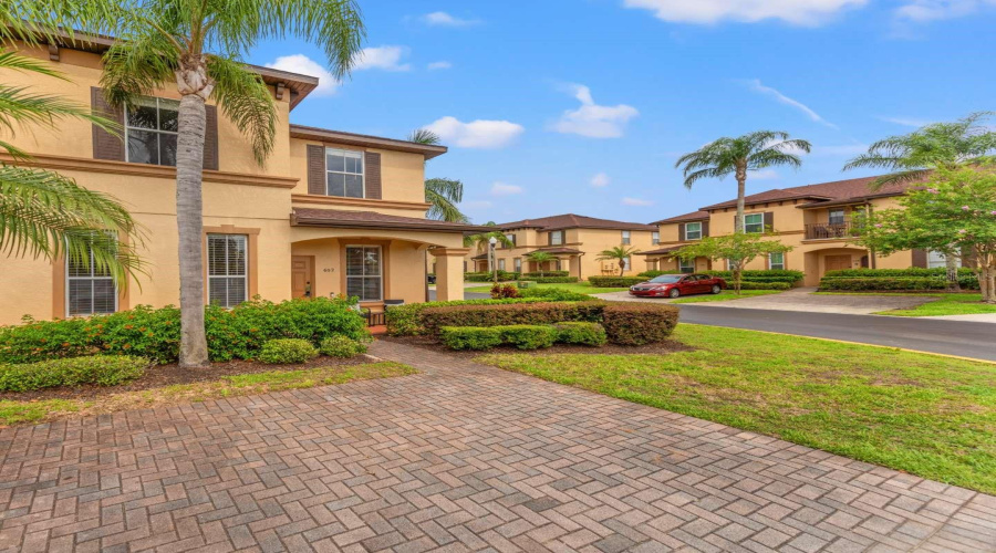 DAVENPORT, Florida 33897, 4 Bedrooms Bedrooms, ,3 BathroomsBathrooms,Residential,For Sale,LA MIRAGE,0,MFRTB8414743