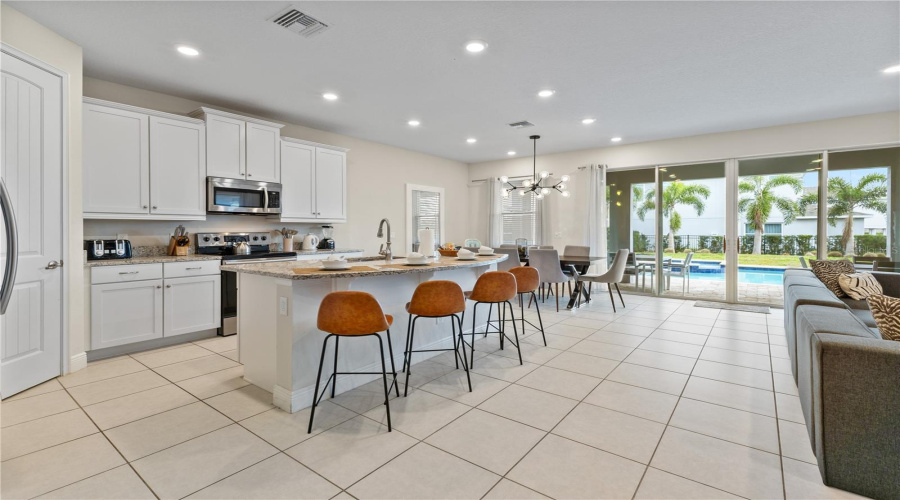 KISSIMMEE, Florida 34747, 4 Bedrooms Bedrooms, ,3 BathroomsBathrooms,Residential,For Sale,WESTLAND,0,MFRO6275768