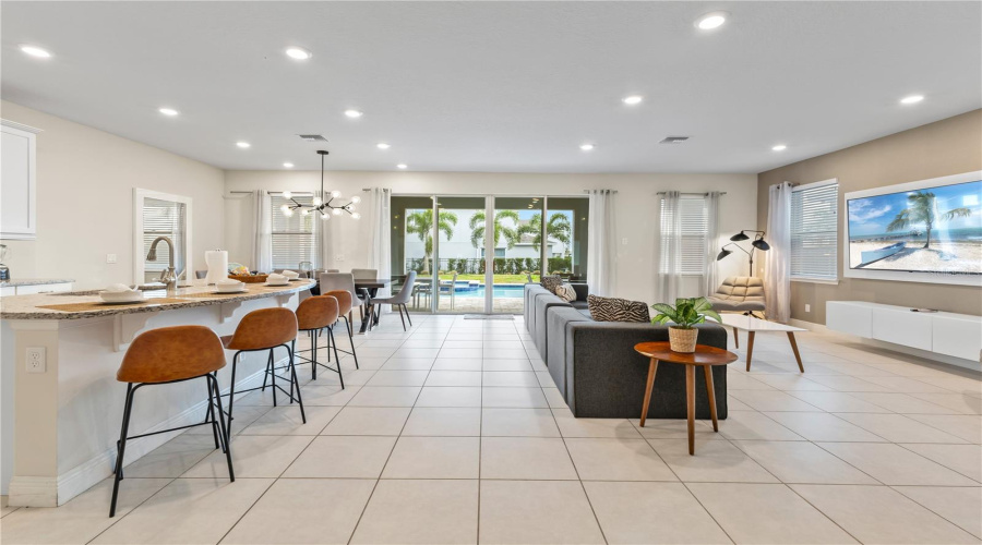 KISSIMMEE, Florida 34747, 4 Bedrooms Bedrooms, ,3 BathroomsBathrooms,Residential,For Sale,WESTLAND,0,MFRO6275768