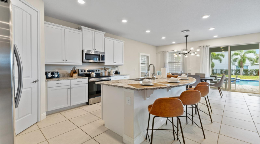 KISSIMMEE, Florida 34747, 4 Bedrooms Bedrooms, ,3 BathroomsBathrooms,Residential,For Sale,WESTLAND,0,MFRO6275768