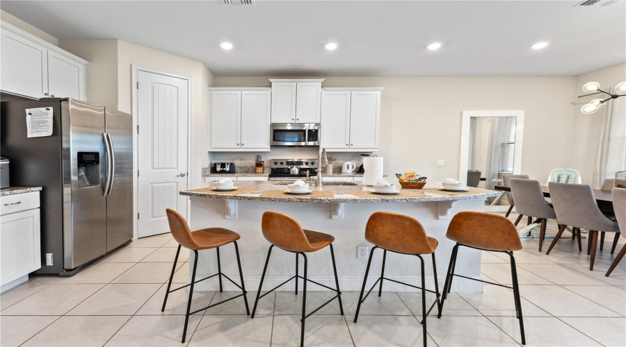 KISSIMMEE, Florida 34747, 4 Bedrooms Bedrooms, ,3 BathroomsBathrooms,Residential,For Sale,WESTLAND,0,MFRO6275768