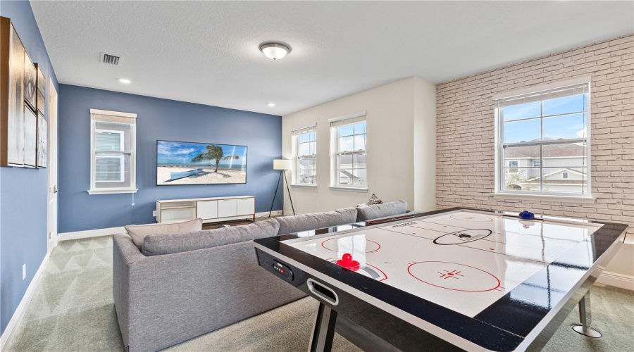 KISSIMMEE, Florida 34747, 4 Bedrooms Bedrooms, ,3 BathroomsBathrooms,Residential,For Sale,WESTLAND,0,MFRO6275768