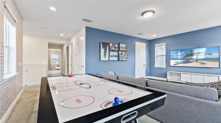 KISSIMMEE, Florida 34747, 4 Bedrooms Bedrooms, ,3 BathroomsBathrooms,Residential,For Sale,WESTLAND,0,MFRO6275768