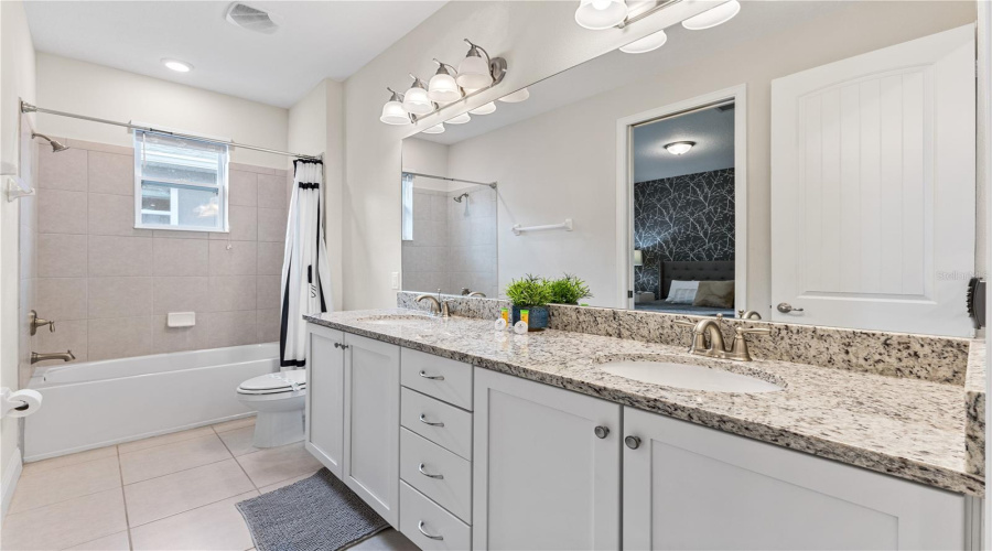KISSIMMEE, Florida 34747, 4 Bedrooms Bedrooms, ,3 BathroomsBathrooms,Residential,For Sale,WESTLAND,0,MFRO6275768