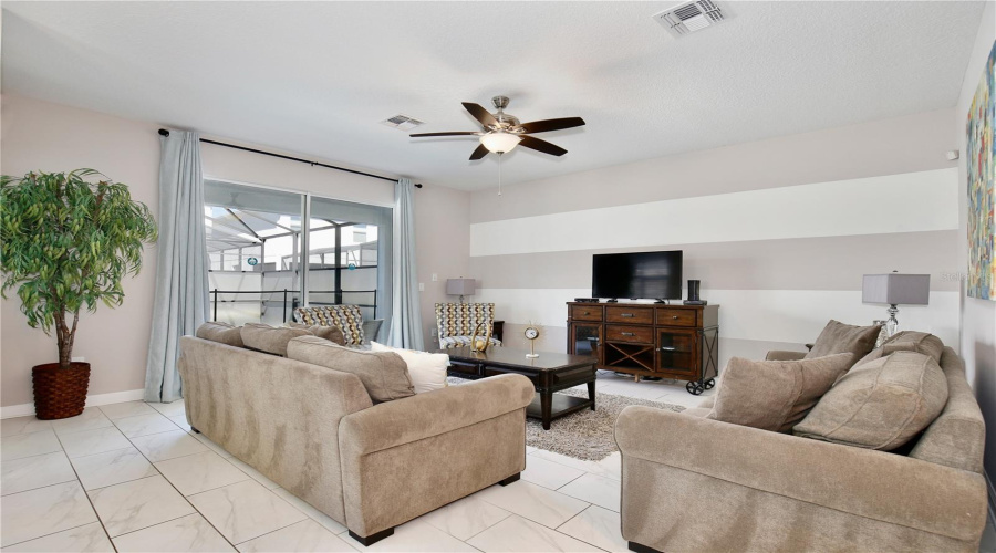 KISSIMMEE, Florida 34746, 6 Bedrooms Bedrooms, ,5 BathroomsBathrooms,Residential,For Sale,KINGS CASTLE,0,MFRO6333884