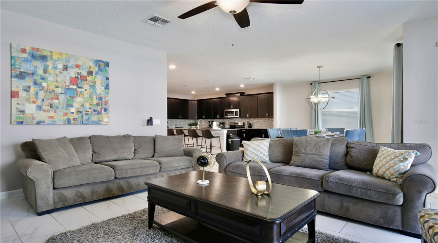 KISSIMMEE, Florida 34746, 6 Bedrooms Bedrooms, ,5 BathroomsBathrooms,Residential,For Sale,KINGS CASTLE,0,MFRO6333884