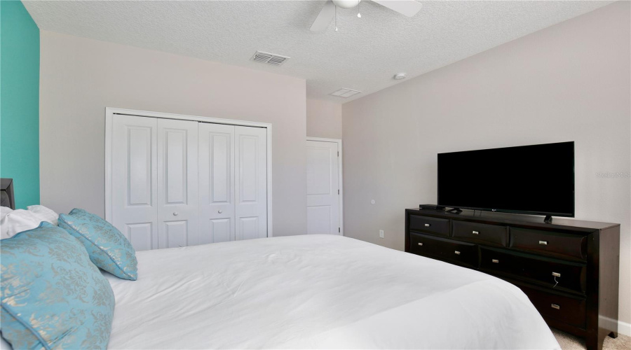 KISSIMMEE, Florida 34746, 6 Bedrooms Bedrooms, ,5 BathroomsBathrooms,Residential,For Sale,KINGS CASTLE,0,MFRO6333884