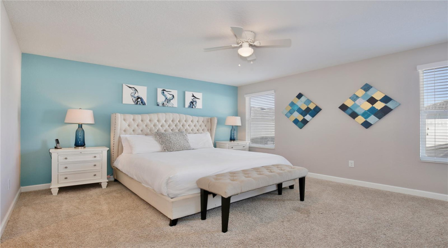 KISSIMMEE, Florida 34746, 6 Bedrooms Bedrooms, ,5 BathroomsBathrooms,Residential,For Sale,KINGS CASTLE,0,MFRO6333884