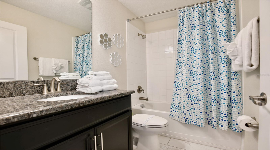 KISSIMMEE, Florida 34746, 6 Bedrooms Bedrooms, ,5 BathroomsBathrooms,Residential,For Sale,KINGS CASTLE,0,MFRO6333884