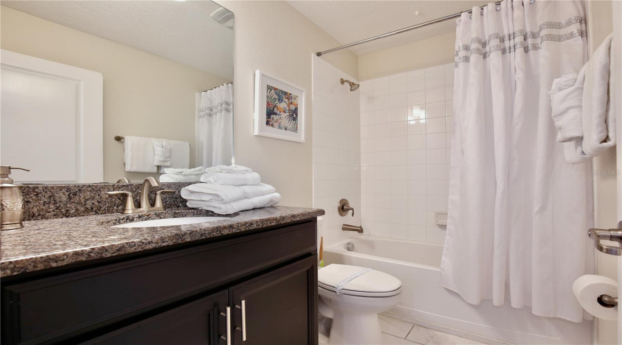 KISSIMMEE, Florida 34746, 6 Bedrooms Bedrooms, ,5 BathroomsBathrooms,Residential,For Sale,KINGS CASTLE,0,MFRO6333884