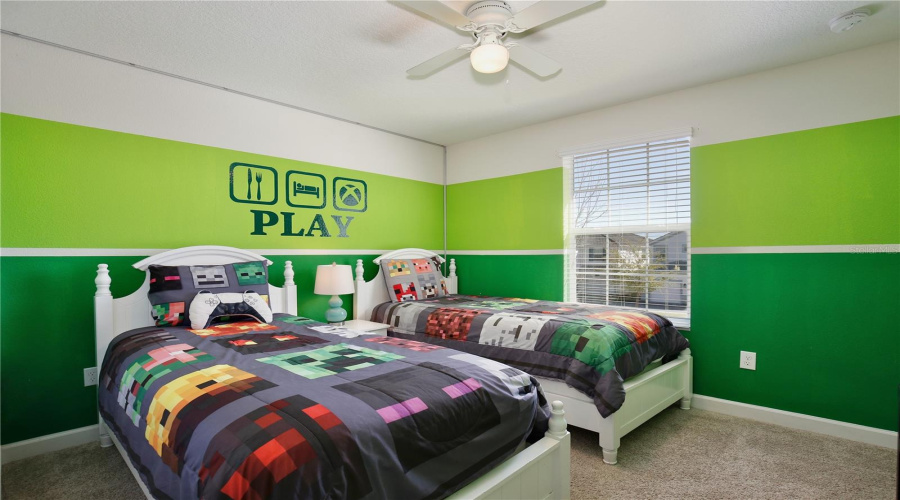 KISSIMMEE, Florida 34746, 6 Bedrooms Bedrooms, ,5 BathroomsBathrooms,Residential,For Sale,KINGS CASTLE,0,MFRO6333884