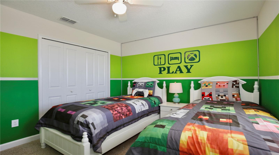 KISSIMMEE, Florida 34746, 6 Bedrooms Bedrooms, ,5 BathroomsBathrooms,Residential,For Sale,KINGS CASTLE,0,MFRO6333884