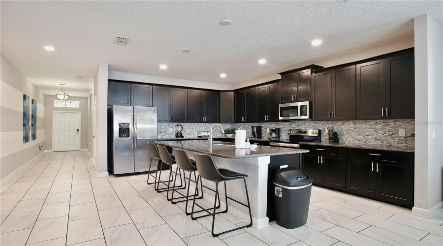 KISSIMMEE, Florida 34746, 6 Bedrooms Bedrooms, ,5 BathroomsBathrooms,Residential,For Sale,KINGS CASTLE,0,MFRO6333884