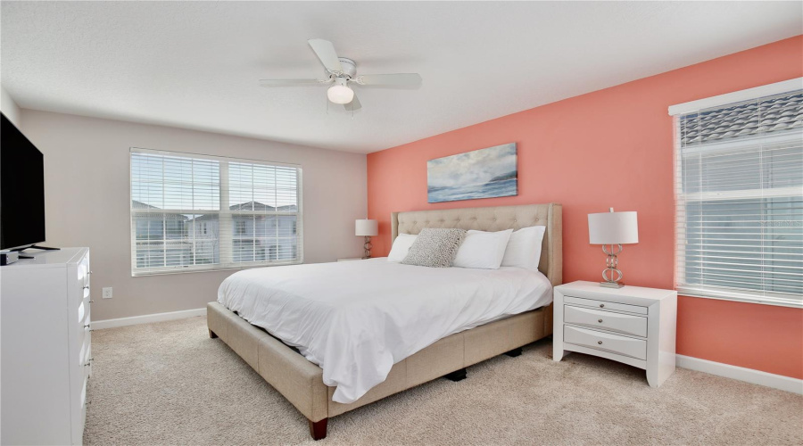 KISSIMMEE, Florida 34746, 6 Bedrooms Bedrooms, ,5 BathroomsBathrooms,Residential,For Sale,KINGS CASTLE,0,MFRO6333884