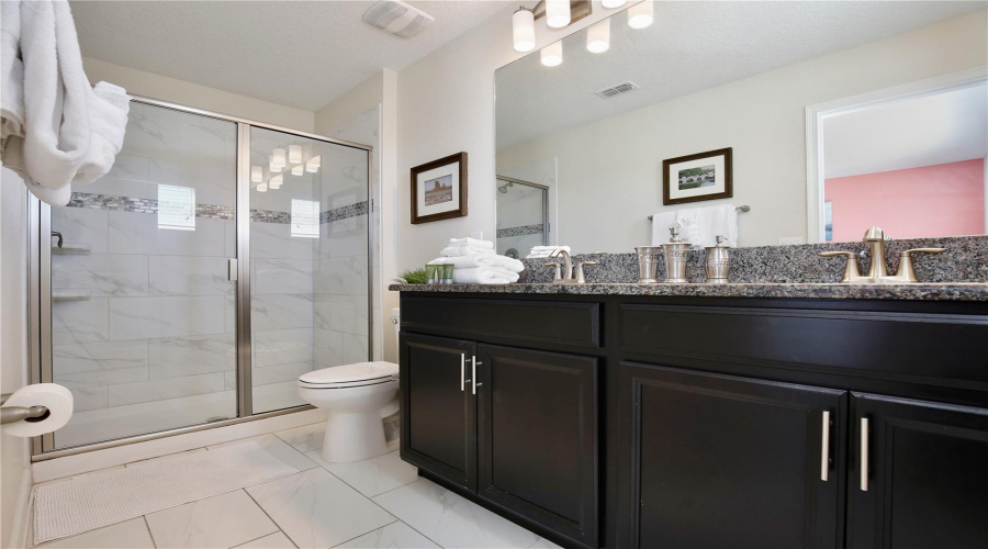 KISSIMMEE, Florida 34746, 6 Bedrooms Bedrooms, ,5 BathroomsBathrooms,Residential,For Sale,KINGS CASTLE,0,MFRO6333884