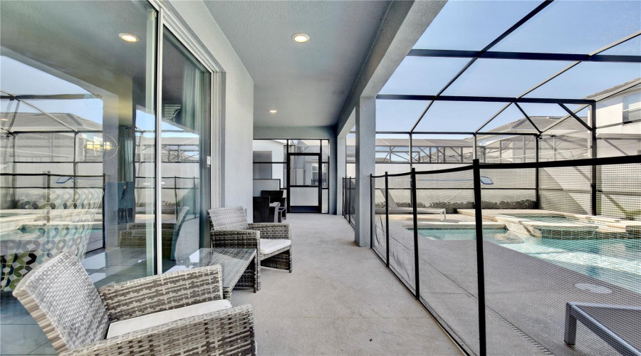 KISSIMMEE, Florida 34746, 6 Bedrooms Bedrooms, ,5 BathroomsBathrooms,Residential,For Sale,KINGS CASTLE,0,MFRO6333884
