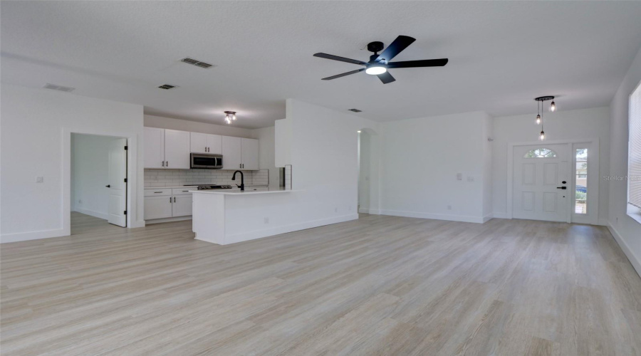 Kitchen/living room combo