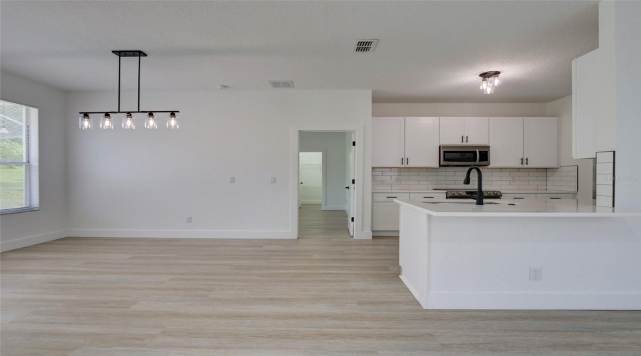 Dining room/kitchen