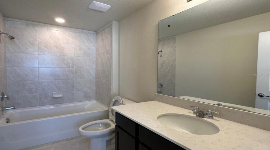 KISSIMMEE, Florida 34746, 5 Bedrooms Bedrooms, ,3 BathroomsBathrooms,Residential,For Sale,ROYAL POINT,0,MFRO6333950