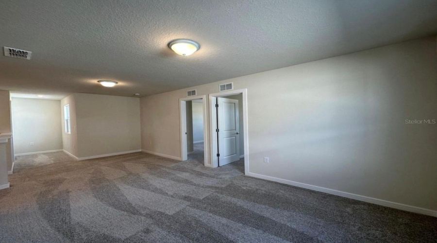 KISSIMMEE, Florida 34746, 5 Bedrooms Bedrooms, ,3 BathroomsBathrooms,Residential,For Sale,ROYAL POINT,0,MFRO6333950
