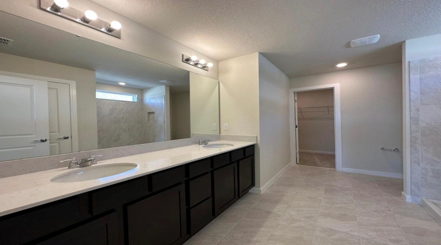 KISSIMMEE, Florida 34746, 5 Bedrooms Bedrooms, ,3 BathroomsBathrooms,Residential,For Sale,ROYAL POINT,0,MFRO6333950