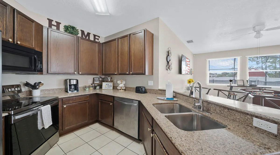 DAVENPORT, Florida 33837, 4 Bedrooms Bedrooms, ,3 BathroomsBathrooms,Residential,For Sale,CAPTAIN HOOK,0,MFRO6125633