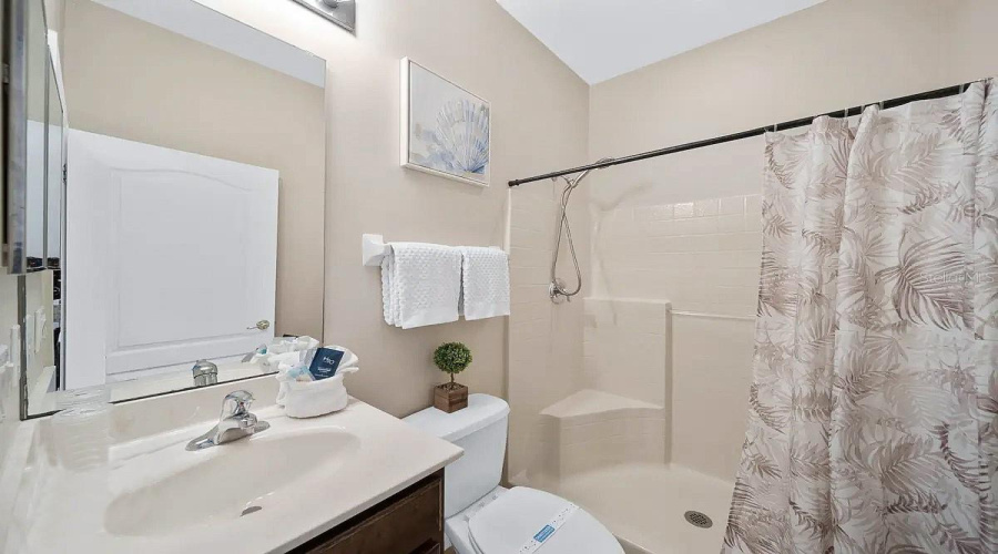 DAVENPORT, Florida 33837, 4 Bedrooms Bedrooms, ,3 BathroomsBathrooms,Residential,For Sale,CAPTAIN HOOK,0,MFRO6125633