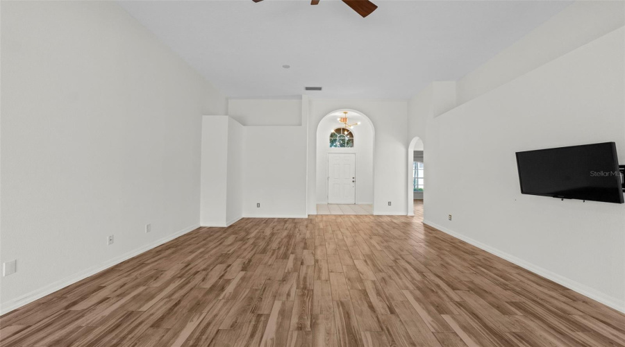 DAVENPORT, Florida 33897, 3 Bedrooms Bedrooms, ,3 BathroomsBathrooms,Residential,For Sale,MONTARA,0,MFRS5132339